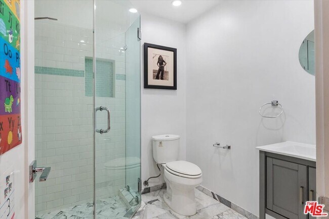 Building Photo - 5528 Marburn Ave