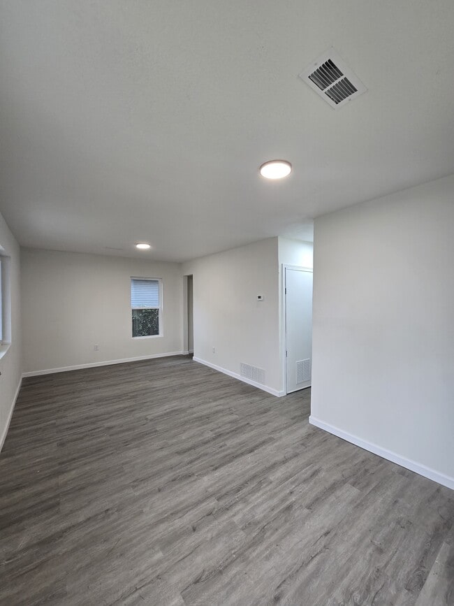 Building Photo - 1029 N New York Ave