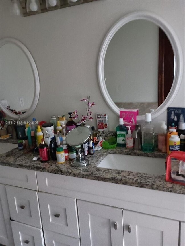 Building Photo - 1125 NW 78th Ave