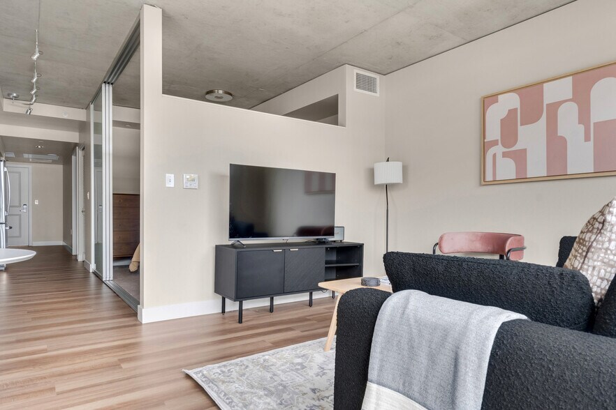 Building Photo - 101 Taylor Ave N