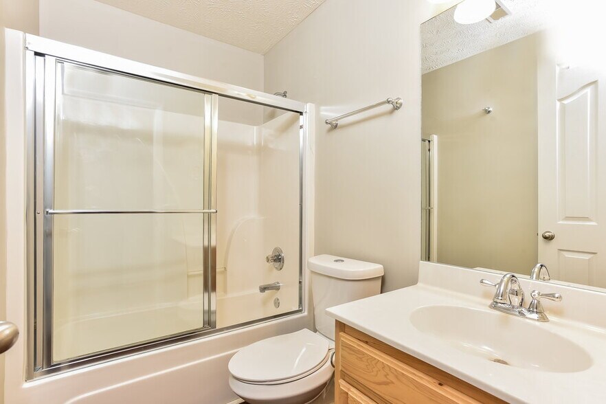 Building Photo - 5007 Monaco Dr