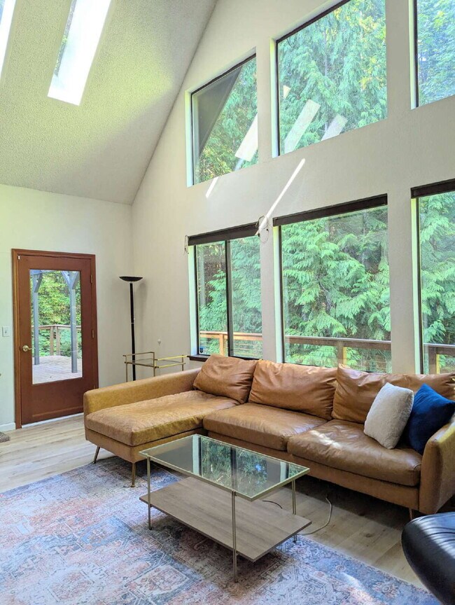 Building Photo - 3-Bed Retreat with Forest Abundance