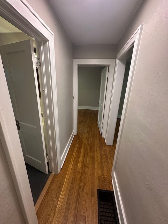 Building Photo - $1919 | 2BR/1BA | Cute Dog Friendly Home near Patty Jewett Golf Course