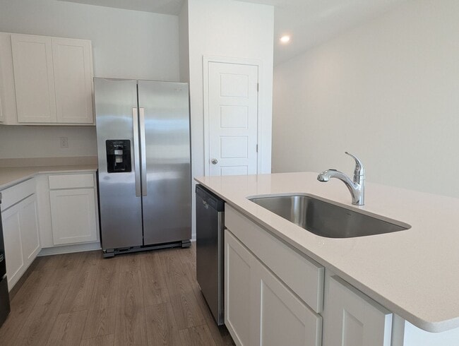 Building Photo - BRAND NEW 3 Bedroom, 2.5 Bath Townhome located on the Westside - CLOSE TO NAS JAX, RESTAURANTS, S...