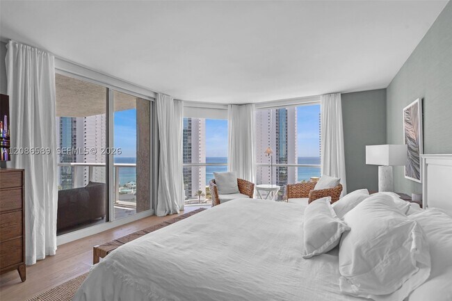 Building Photo - 16400 Collins Ave