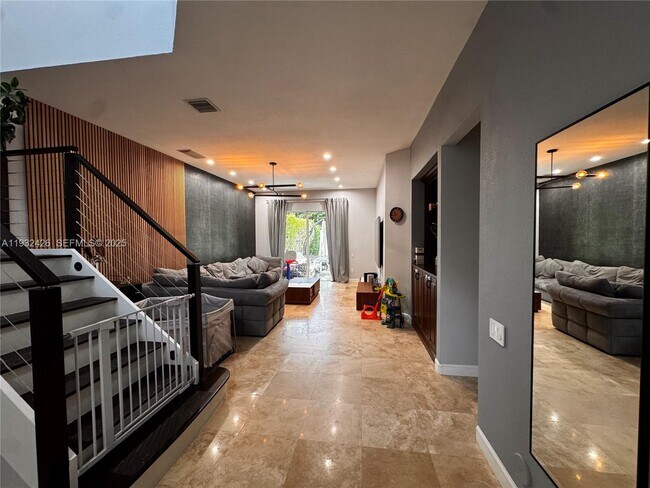 Building Photo - 876 Spinnaker Dr