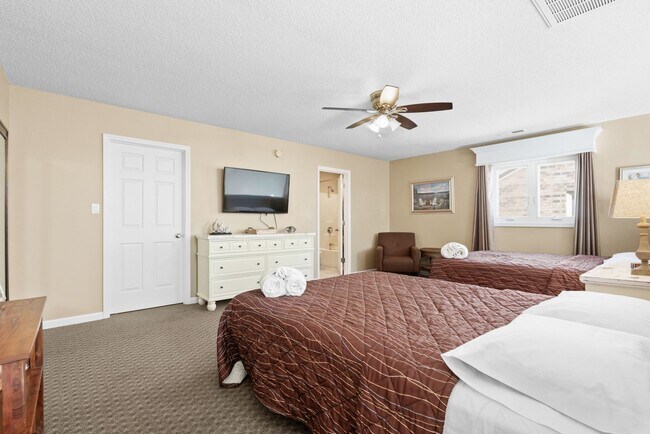 Building Photo - All Inclusive Seasonal Rental Available Oc...