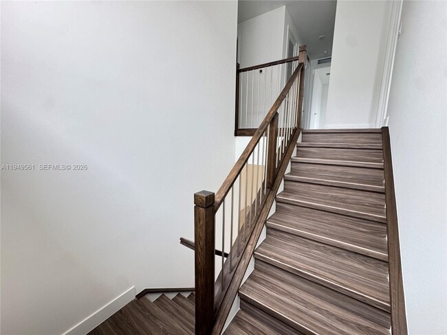 Building Photo - 19749 NE 16th Pl