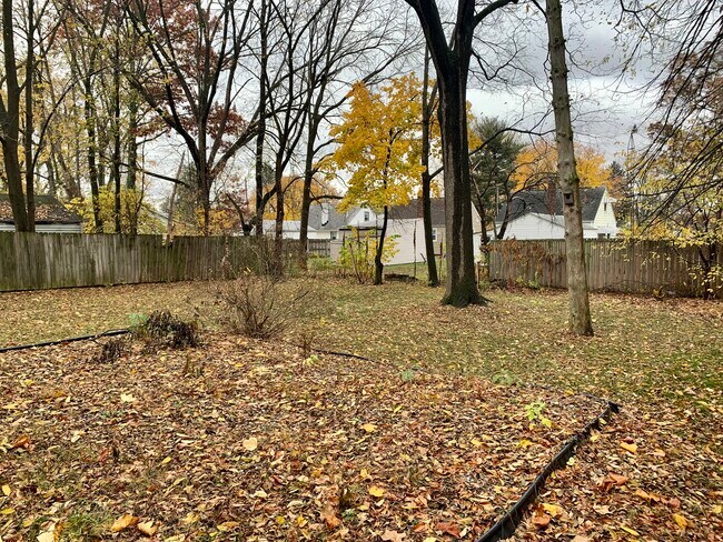 Building Photo - 2306 24th St NE