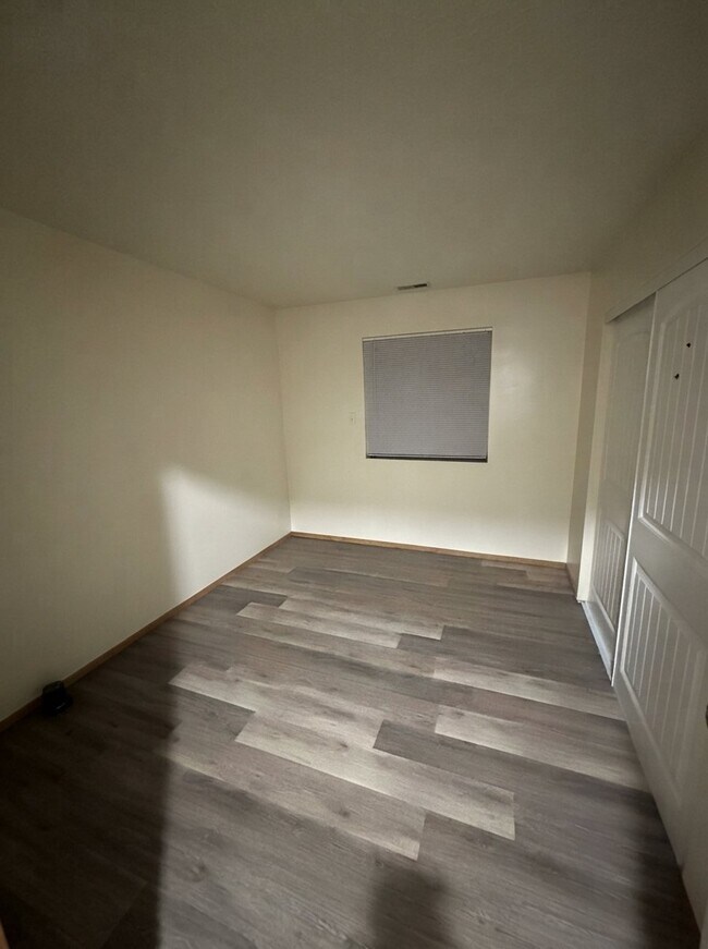 Building Photo - 1206 Firefly Cir