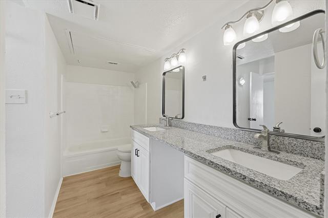 Building Photo - 4461 Chapman St