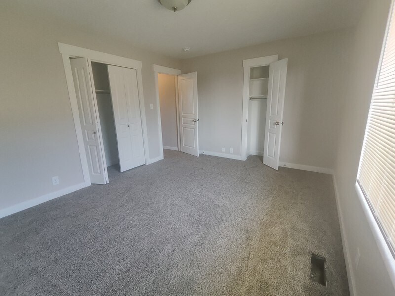 Building Photo - 177 S 200 W