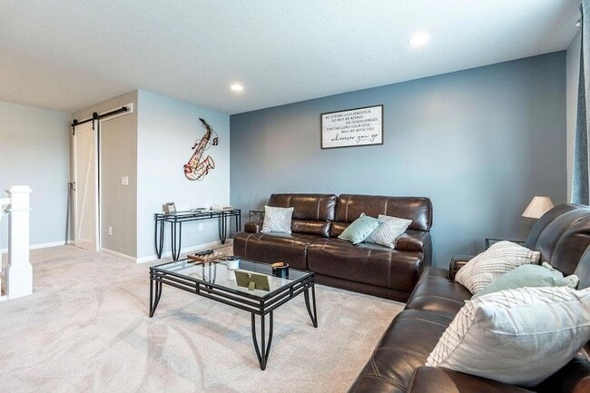 Building Photo - 123 Schellinger St