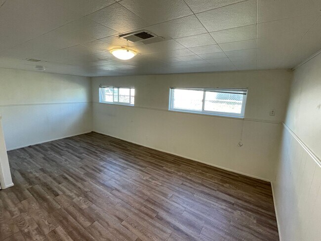 Building Photo - Beautiful 4-Bedroom Home in Desirable Holladay Neighborhood