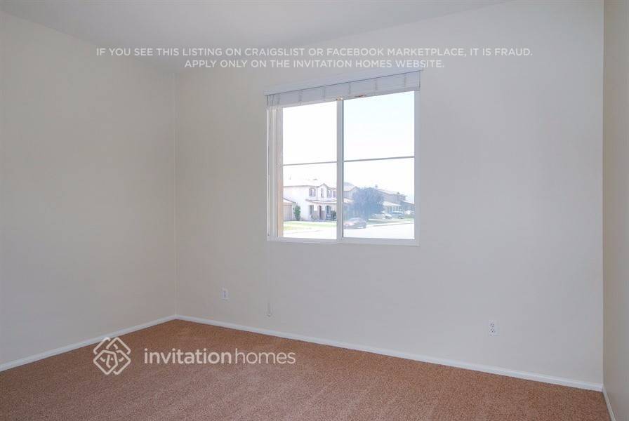Building Photo - 1594 Leslie St
