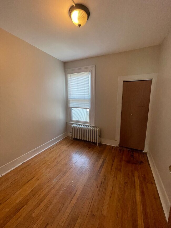 Building Photo - Comfortable, pet-friendly 2-Bedroom Second-Floor Apartment – Pittsfield, $1350