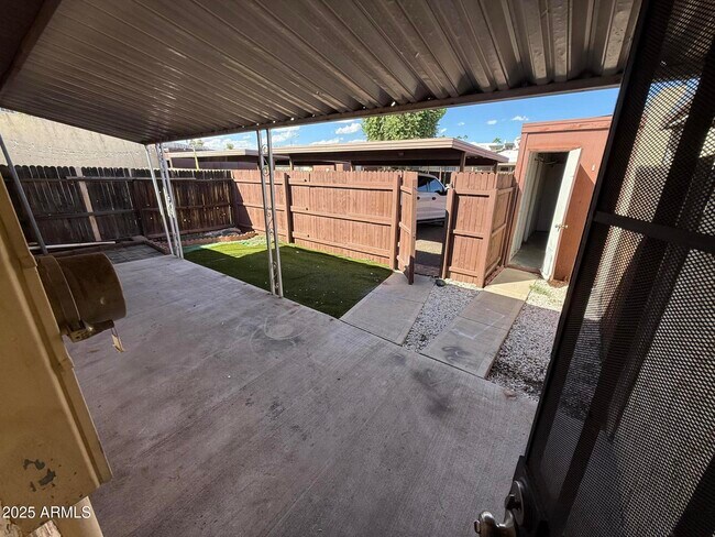 Building Photo - 3311 W Golden Ln