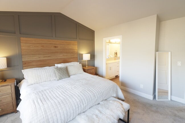 Building Photo - Be the first one to RENT this home! 3 bedrooms, 2 bathrooms, SINGLE LEVEL home with beautiful Lan...