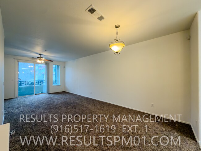 Building Photo - Excellent Natomas Townhouse