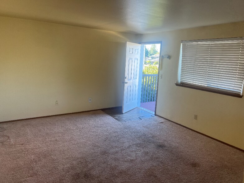 Building Photo - 15345 Killarney Cir