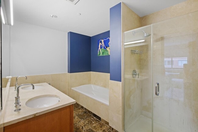 Building Photo - 389 Washington St