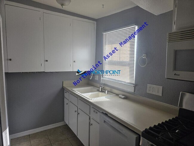 Building Photo - 525-527 14TH STREET