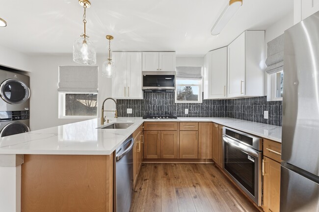 Building Photo - 3615 Kenmar Rd