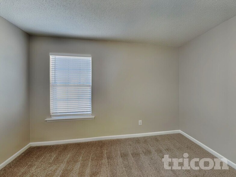 Building Photo - 8109 Bright Oak Trail