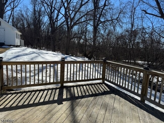 Building Photo - 44 Oak St