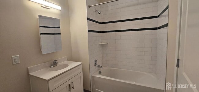 Building Photo - 211 Henderson Rd