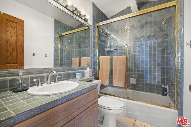 Building Photo - 1005 Ocean Dr