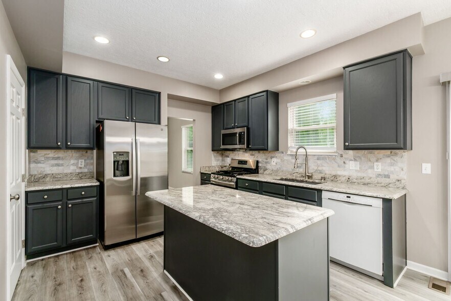 Building Photo - 1208 Briarshore Way