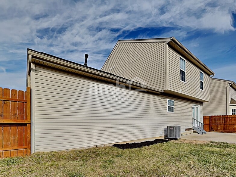 Building Photo - 2159 Glenview Dr