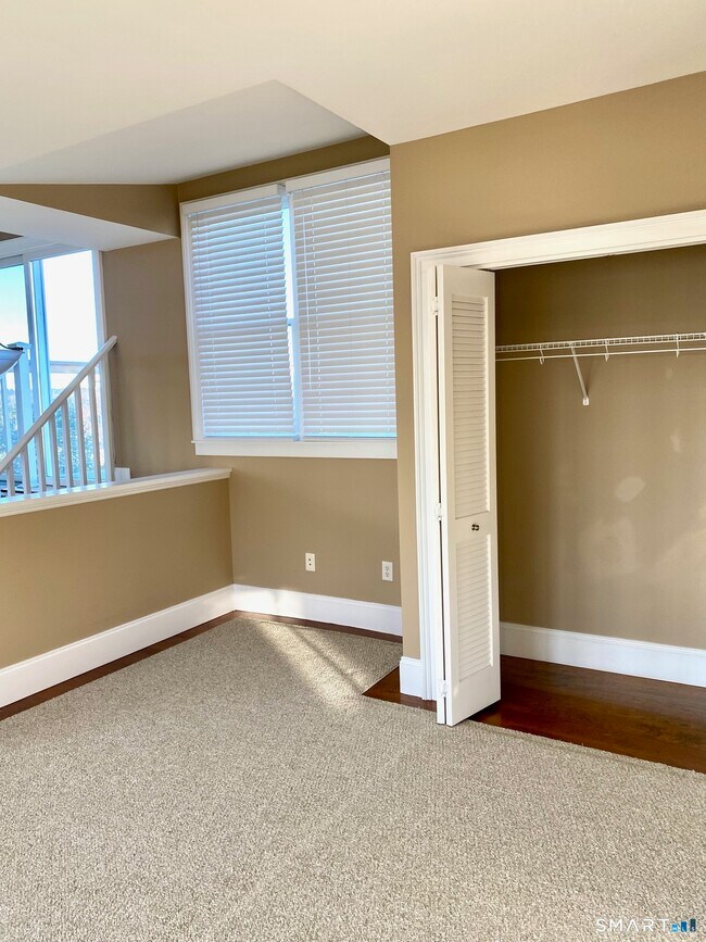 Building Photo - 8 Broad St