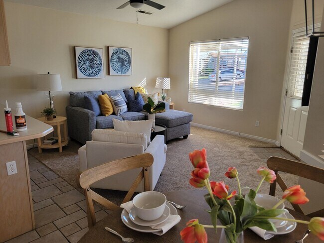 Building Photo - 2 Bed/1.5 Bath In An Active 55+ Community