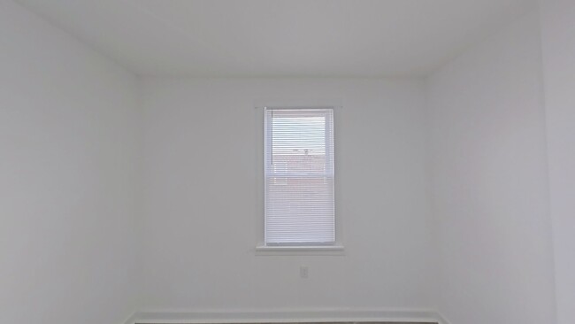 Building Photo - 6459 N 16th St
