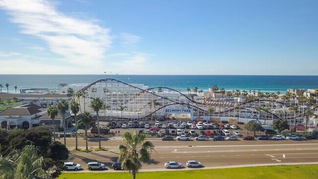 Building Photo - IS4