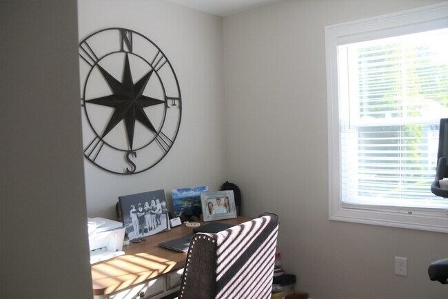 Building Photo - 79 N Main St