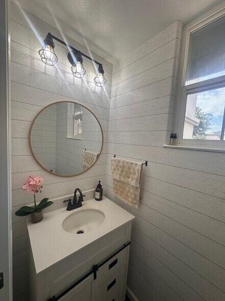 Building Photo - 91-1043-1043 Mamaka St