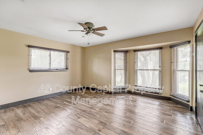 Building Photo - 112 W Mimosa Cir