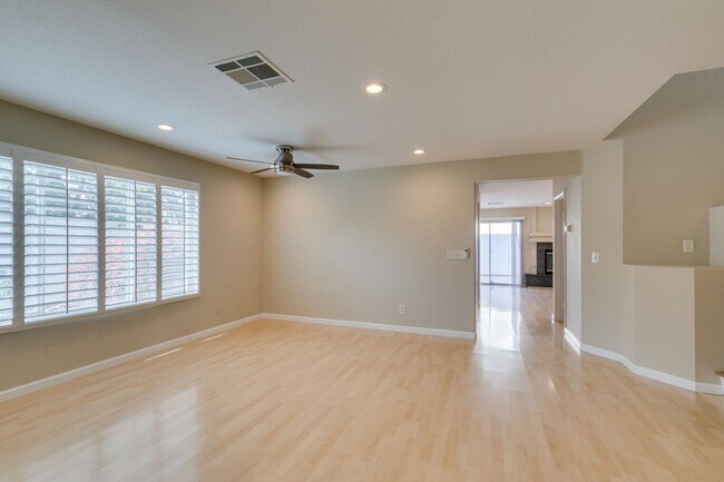 Building Photo - Beautiful Summerlin Home – 3 Bed, 2.5 Bath...