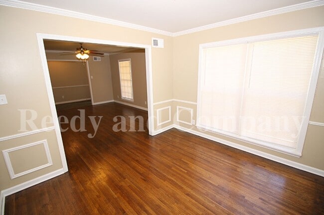 Building Photo - 5127 Kingswood Cir