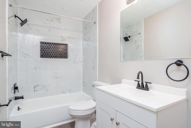 Building Photo - 150 Fairway Rd