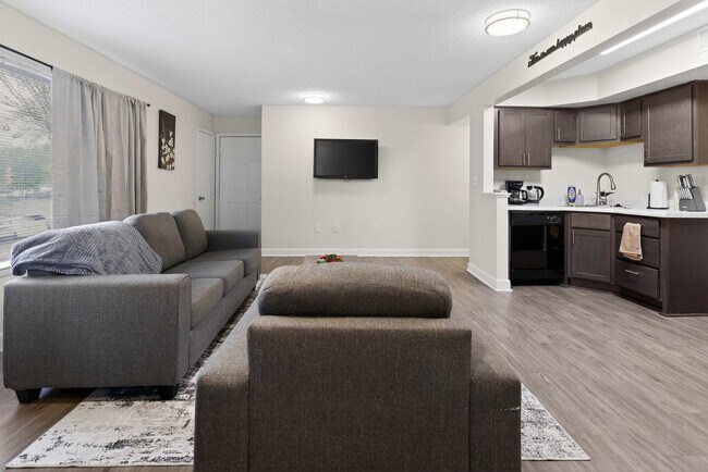 Building Photo - 800 Alexander Rd