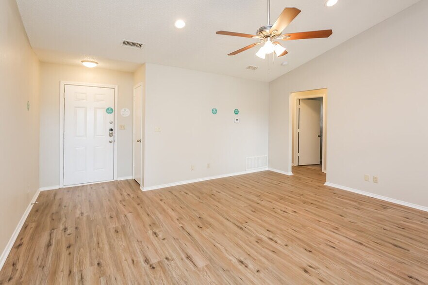 Building Photo - 8137 Camelot Rd