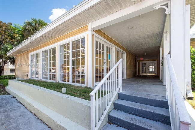 Building Photo - 10441 Mahogany Key Cir