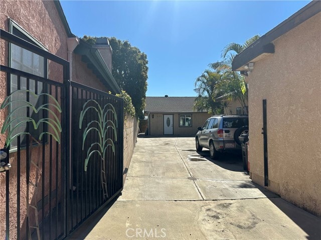 Building Photo - 1636 W 214th St