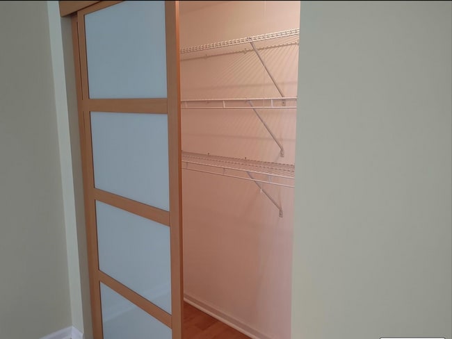 Building Photo - 6301 N Sheridan Rd