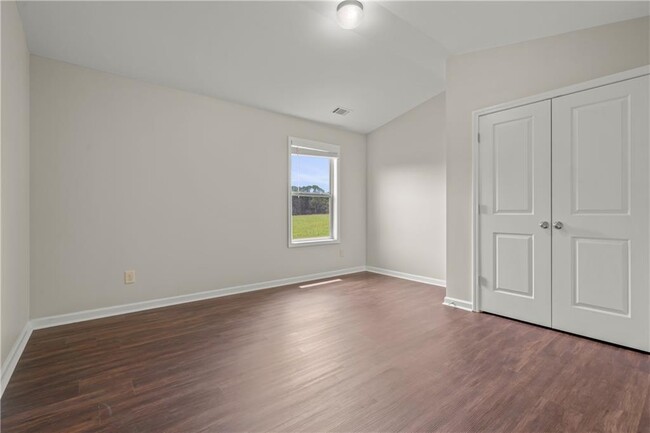 Building Photo - 4940 Breezewood Cir