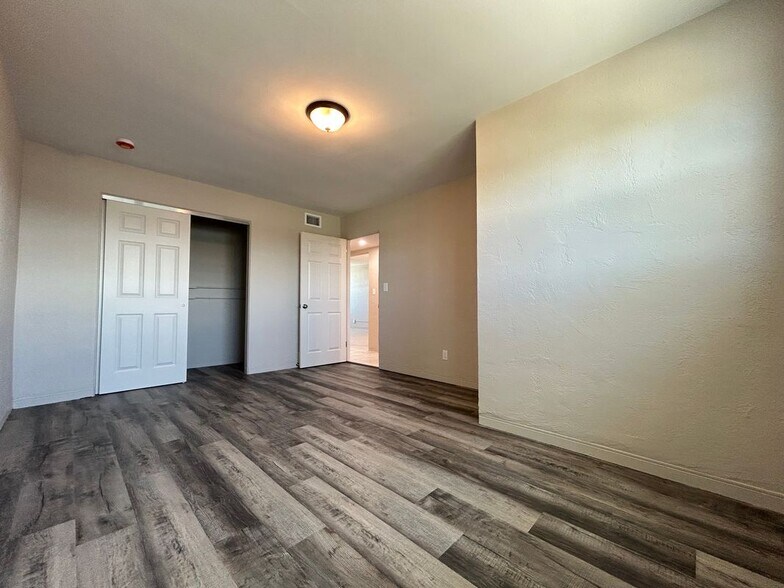 Building Photo - 1740 Ocean Shore Blvd